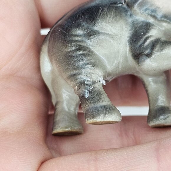 Hagen Renaker Elephant Baby Miniature Figurine Matte *Repaired* - Picture 8 of 11